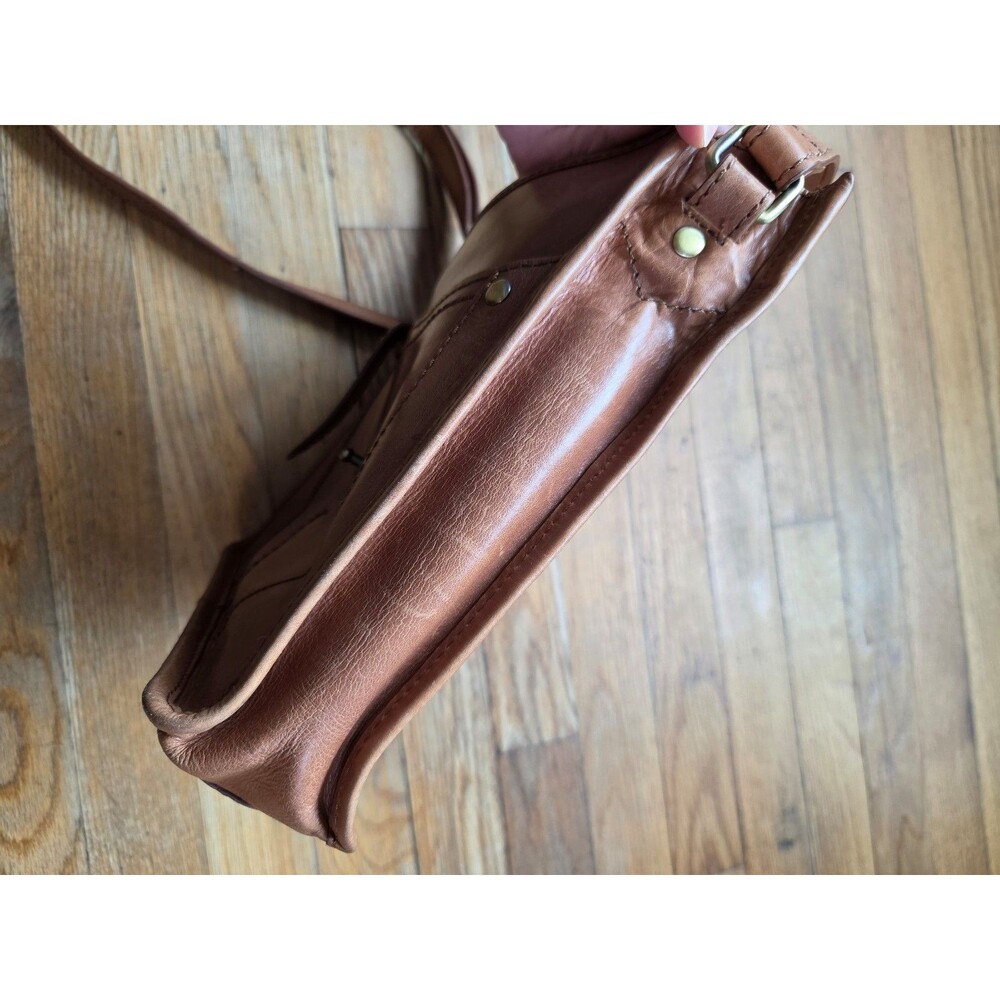 Born leather brown crossbody bag hippie bohemian adjustable strap worn leather - Picture 9 of 11
